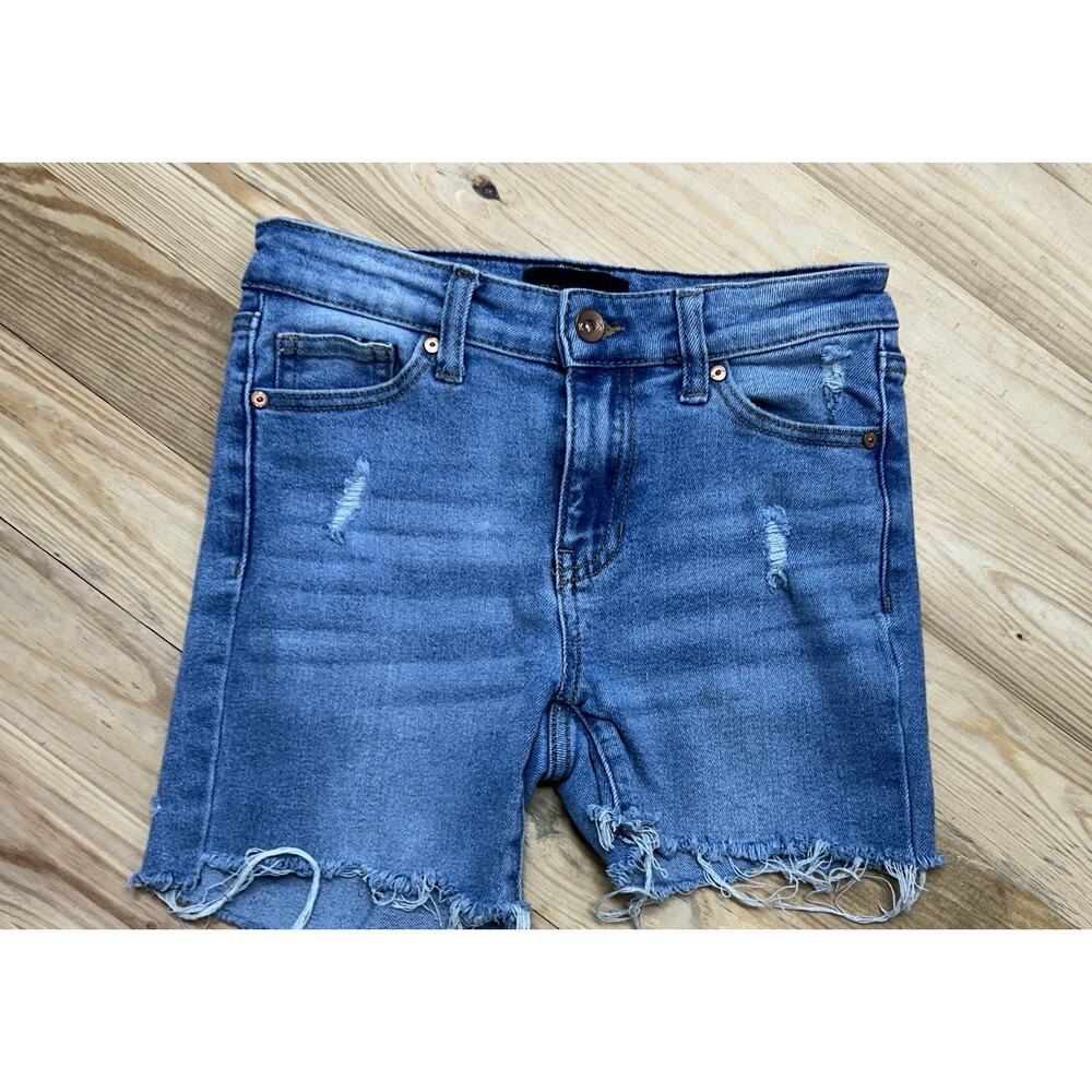 Kendall + Kylie Women's Size 3/26 The Boyfriend Bermuda Dark Wash Jean Shorts.